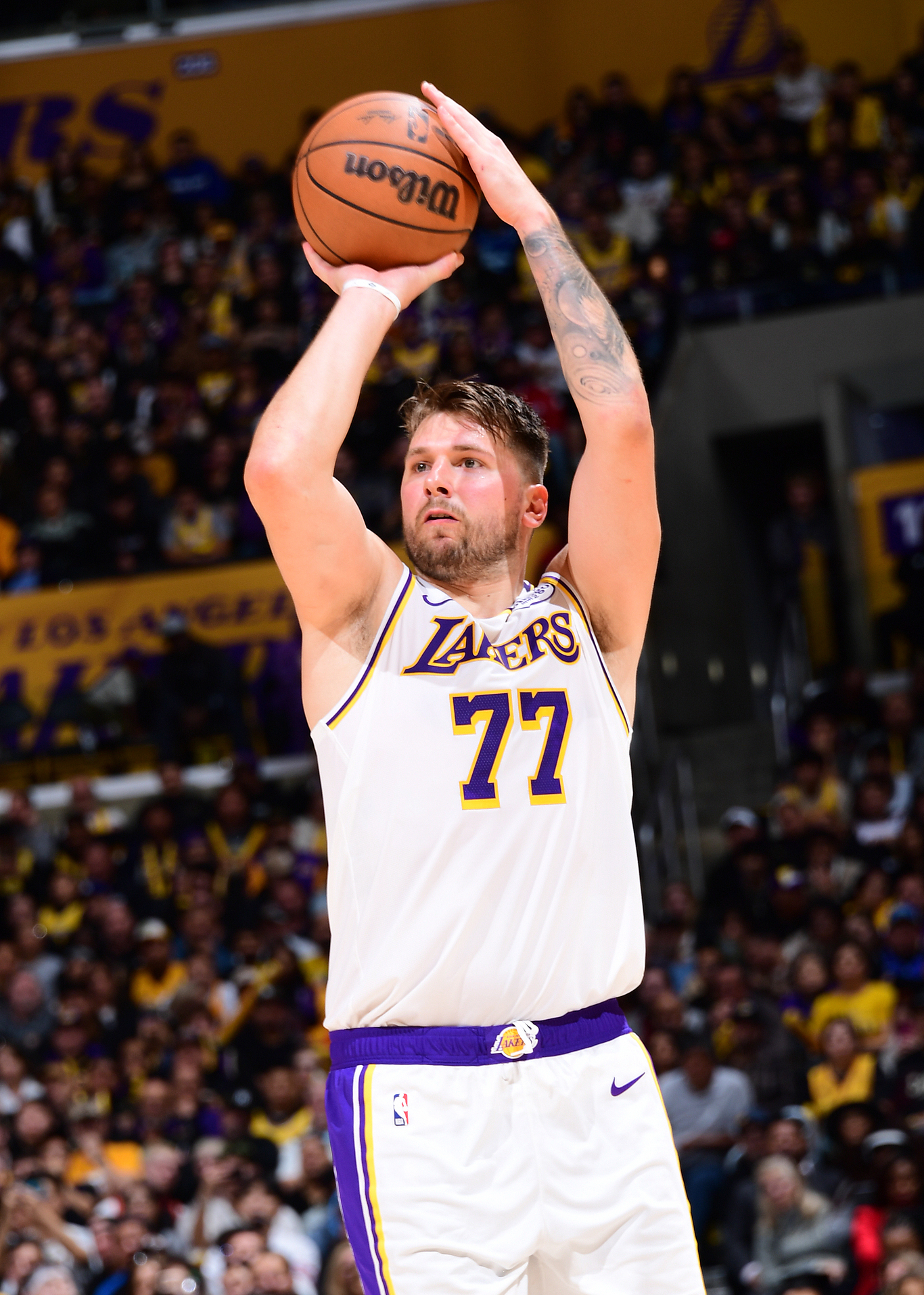 九游体育APP-赛前洛杉矶快船备战意大利杯，强势反弹细节曝光，话题不断，更衣室氛围转暖的简单介绍